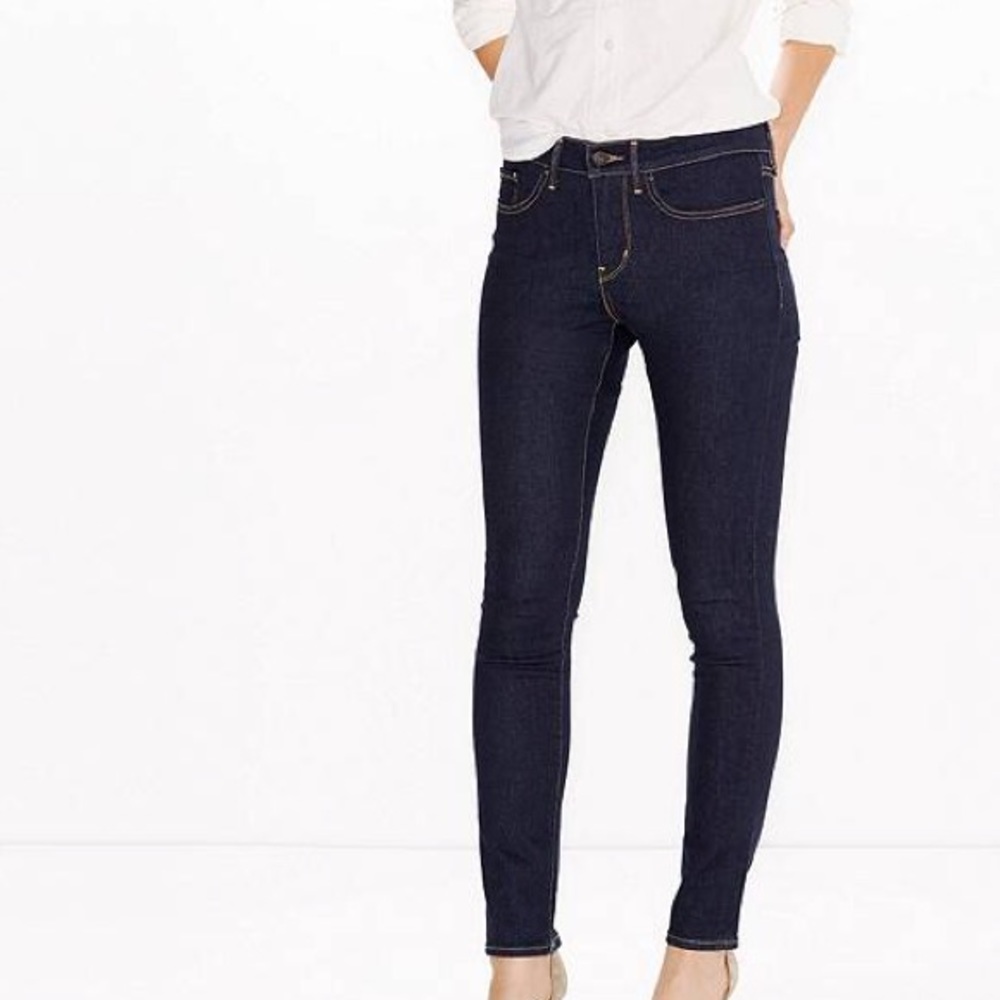 Levi’s • Shaping Skinny • dark blue wash